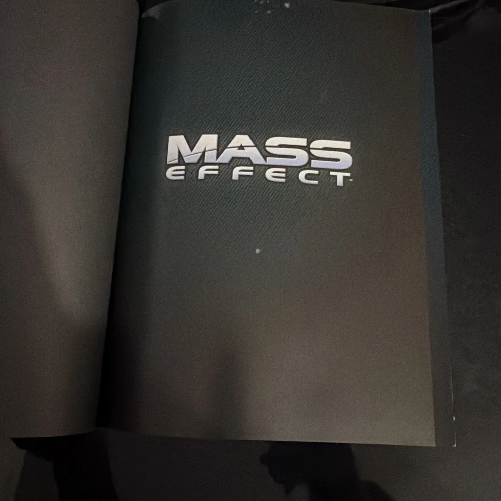 Mass Effect 1 & 2 Comics Hardcover Dark Horse Comics May 2015) Redemption Good
